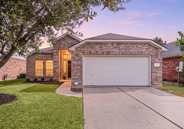 Photo 1 of Single family home for sale at 1803 Kessler Park Ct, Houston, TX 77047 | MLS# 77789283 | Listing updated on 2026-09-12