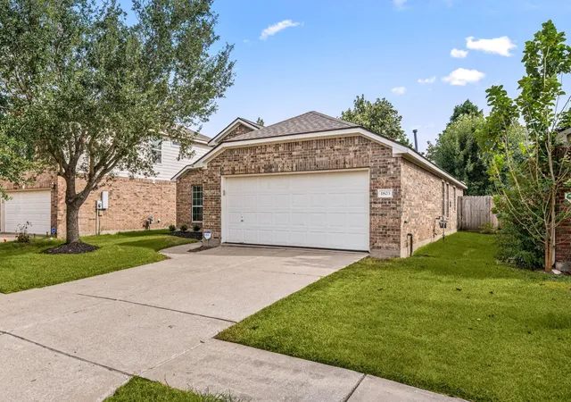 Photo 3 of Single family home for sale at 1803 Kessler Park Ct, Houston, TX 77047 | MLS# 77789283 | Listing updated on 2026-09-12