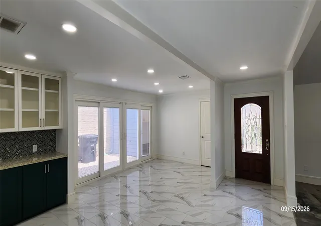 Photo 2 of Single family home for sale at 2230 Ashford Holw Ln, Houston, TX 77077 | MLS# 41933511 | Listing updated on 2026-10-08