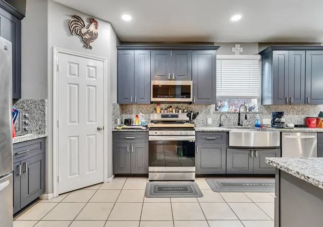 Photo 3 of Single family home for sale at 9102 Sunrise Trl, Pearland, TX 77584 | MLS# 46487948 | Listing updated on 2026-09-05