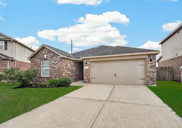 Photo 3 of Single family home for sale at 9407 Grand Spark Dr, Rosharon, TX 77583 | MLS# 41837538 | Listing updated on 2026-09-22