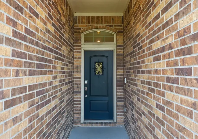 Photo 3 of Single family home for sale at 4902 Penton Meadow Ln, Rosharon, TX 77583 | MLS# 90250667 | Listing updated on 2026-10-05