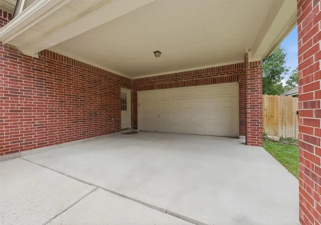 Photo 2 of Single family home for sale at 18723 Hickory Ashe Dr, Humble, TX 77346 | MLS# 7579474 | Listing updated on 2026-10-09