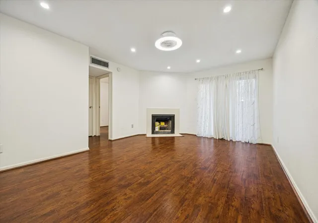 Photo 2 of Condo for sale at 2120 El Paseo St #2003, Houston, TX 77054 | MLS# 18460032 | Listing updated on 2026-09-19