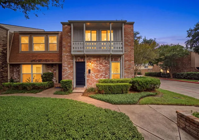 Photo 1 of Townhouse for sale at 6441 Olympia Dr #121, Houston, TX 77057 | MLS# 73544657 | Listing updated on 2026-09-27