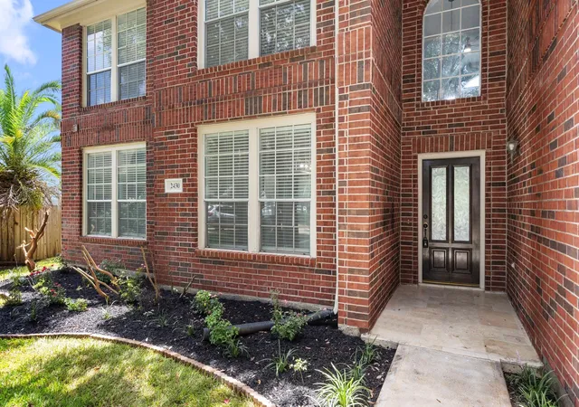 Photo 3 of Sale Pending at 2430 Waterwood Dr, Sugar Land, TX 77479 | MLS# 9855491 | Listing updated on 2026-10-04