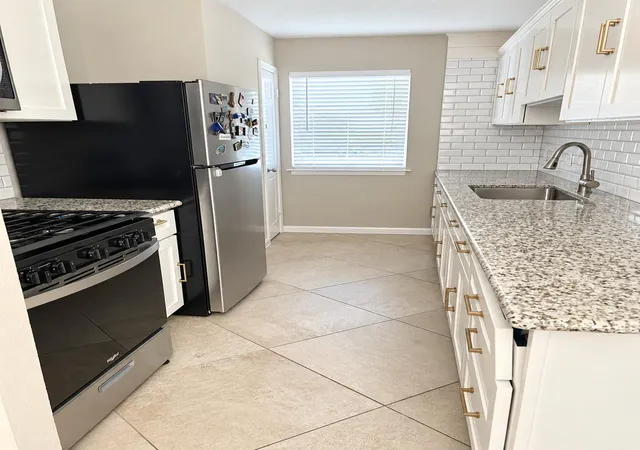 Photo 3 of Single family home for sale at 604 Linda Ln, Alvin, TX 77511 | MLS# 77331445 | Listing updated on 2026-09-28