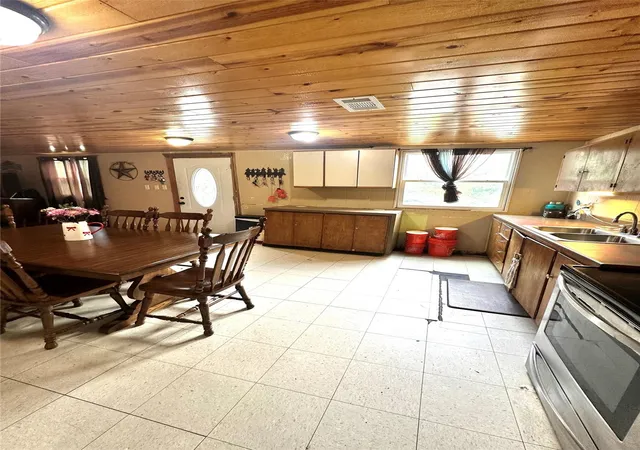 Photo 2 of Single family home for sale at 10682 Foxfire Dr, Plantersville, TX 77363 | MLS# 27632673 | Listing updated on 2026-09-04