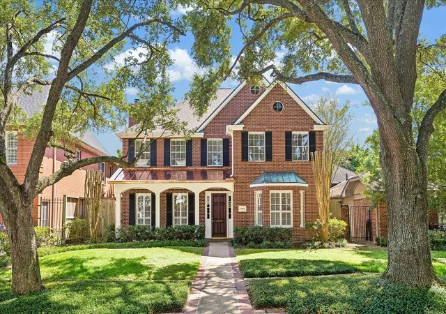 Photo 2 of Sale Pending at 1815 Albans Rd, Houston, TX 77005 | MLS# 42672740 | Listing updated on 2026-10-02