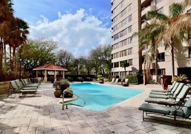 Photo 2 of Condo for sale at 3525 Sage Rd #411, Houston, TX 77056 | MLS# 438842 | Listing updated on 2026-09-16