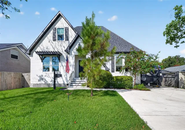 Photo 1 of Single family home for sale at 1075 Shirleen Dr, Seabrook, TX 77586 | MLS# 96662815 | Listing updated on 2026-10-09