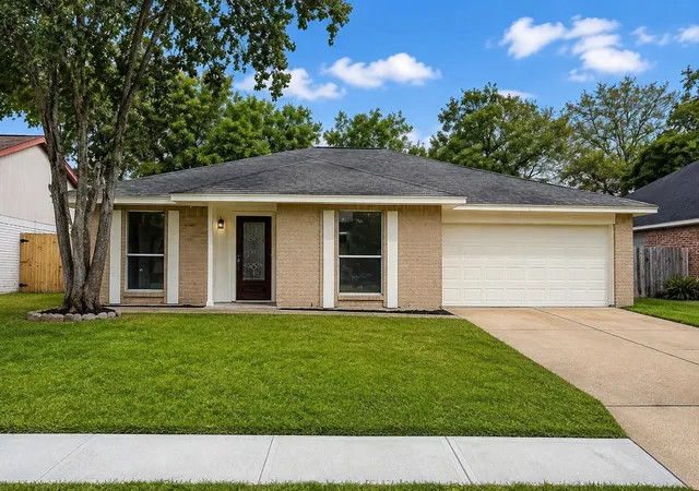 Photo 1 of Sale Pending at 7610 Western Oak Ln, Houston, TX 77040 | MLS# 93671970 | Listing updated on 2026-09-08