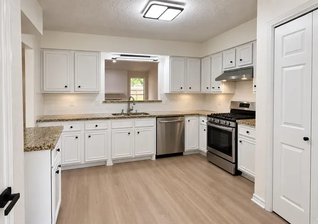 Photo 3 of Sale Pending at 7610 Western Oak Ln, Houston, TX 77040 | MLS# 93671970 | Listing updated on 2026-09-08