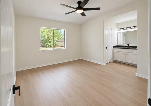 Photo 4 of Sale Pending at 7610 Western Oak Ln, Houston, TX 77040 | MLS# 93671970 | Listing updated on 2026-09-08