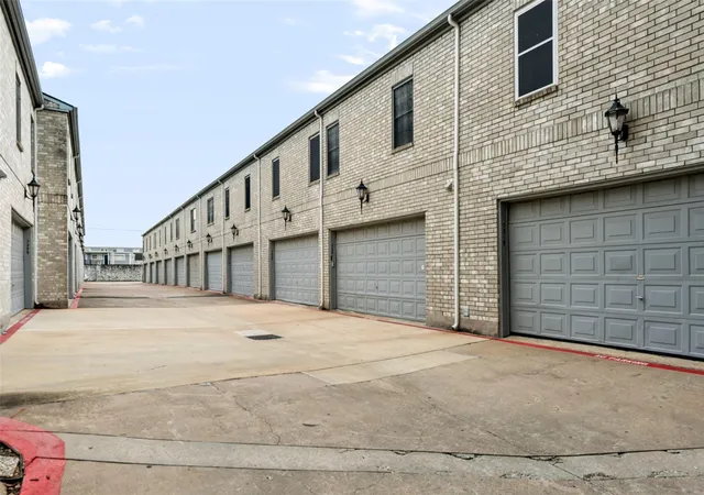 Photo 24 of Townhouse for sale at 7325 Regency Sq Ct, Houston, TX 77036 | MLS# 49686199 | Listing updated on 2026-10-09