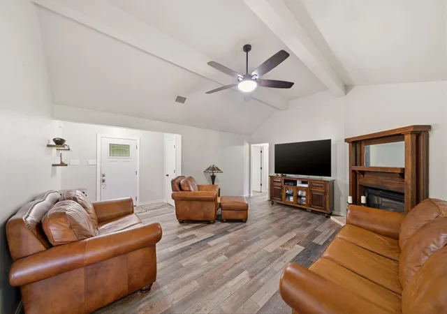 Photo 4 of Sale Pending at 19819 Hampton Wood Dr, Tomball, TX 77377 | MLS# 49639310 | Listing updated on 2026-10-09
