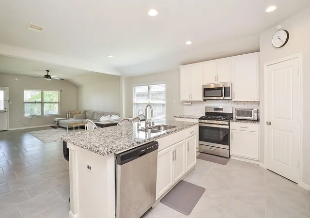 Photo 4 of Single family home for sale at 3023 Vales Point, Fresno, TX 77545 | MLS# 79430984 | Listing updated on 2026-09-07