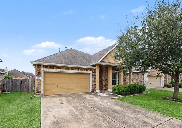Photo 2 of Single family home for sale at 8307 Mandalay Bay Dr, Baytown, TX 77523 | MLS# 2069216 | Listing updated on 2026-09-11