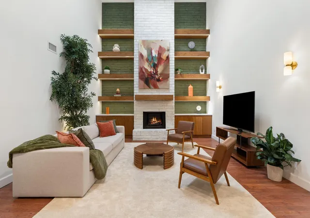 Photo 1 of Townhouse for sale at 153 Sage Rd, Houston, TX 77056 | MLS# 72910713 | Listing updated on 2026-10-06