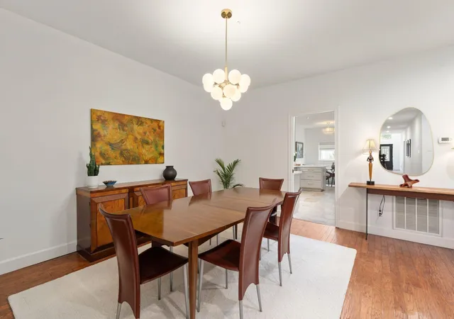 Photo 4 of Townhouse for sale at 153 Sage Rd, Houston, TX 77056 | MLS# 72910713 | Listing updated on 2026-10-06