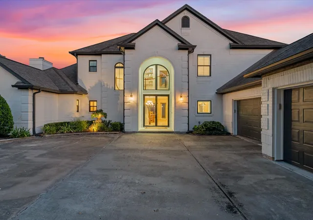Photo 4 of Single family home for sale at 993 Sandy Ct, La Porte, TX 77571 | MLS# 28230248 | Listing updated on 2026-09-03
