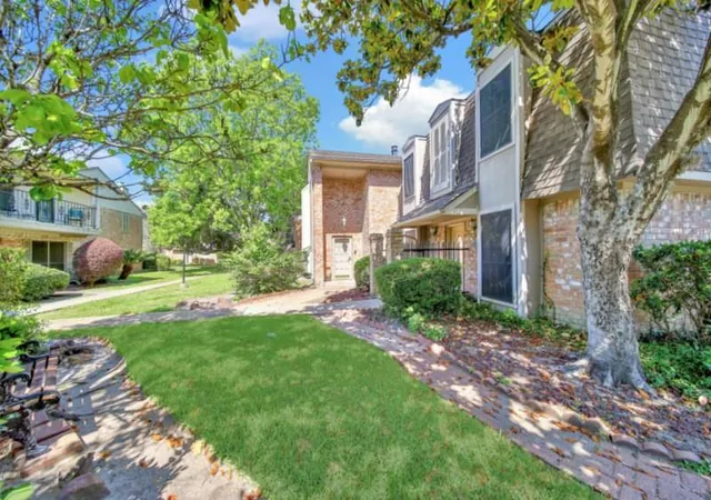 Photo 3 of Townhouse for sale at 7846 Kendalia Dr, Houston, TX 77036 | MLS# 49028082 | Listing updated on 2026-09-08