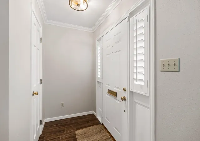 Photo 3 of Condo for sale at 5855 Valley Frg Dr #109, Houston, TX 77057 | MLS# 42823408 | Listing updated on 2026-10-08