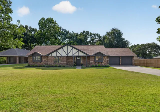 Photo 1 of Single family home for sale at 711 Baker Dr, Tomball, TX 77375 | MLS# 43485345 | Listing updated on 2026-10-09