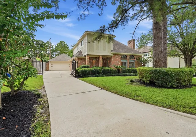 Photo 3 of Single family home for sale at 8310 Mentmore Dr, Spring, TX 77379 | MLS# 43062093 | Listing updated on 2026-09-11
