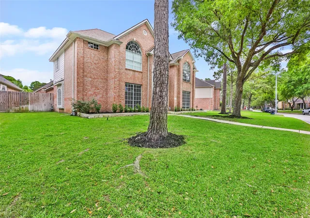 Photo 2 of Single family home for sale at 14326 Hartshill Dr, Houston, TX 77044 | MLS# 54687963 | Listing updated on 2026-09-01