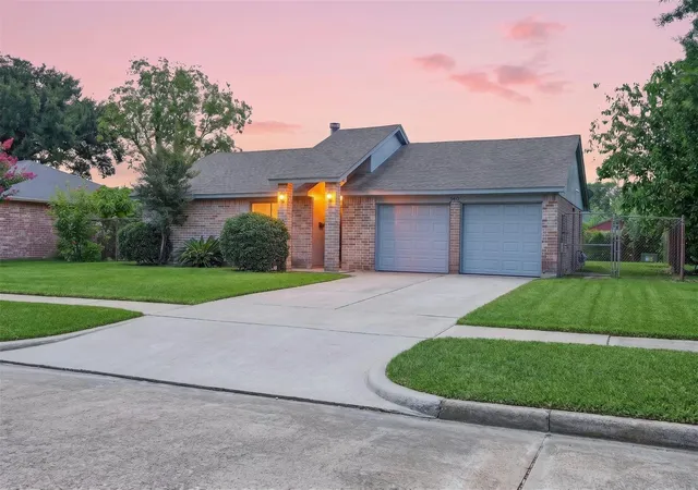 Photo 2 of Sale Pending at 8410 Garden Parks Dr, Houston, TX 77075 | MLS# 64632774 | Listing updated on 2026-09-14