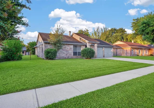 Photo 3 of Sale Pending at 8410 Garden Parks Dr, Houston, TX 77075 | MLS# 64632774 | Listing updated on 2026-09-14