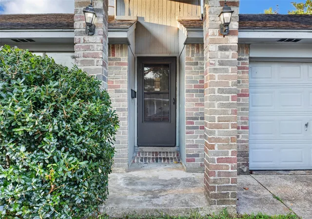 Photo 4 of Sale Pending at 8410 Garden Parks Dr, Houston, TX 77075 | MLS# 64632774 | Listing updated on 2026-09-14