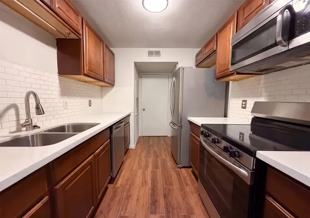 Photo 2 of Condo for sale at 6606 De Moss Dr #1211, Houston, TX 77074 | MLS# 33432202 | Listing updated on 2026-09-21