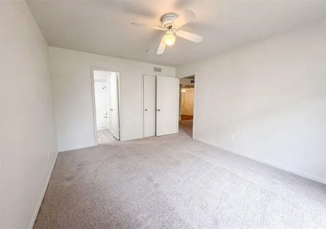 Photo 3 of Condo for sale at 6606 De Moss Dr #1211, Houston, TX 77074 | MLS# 33432202 | Listing updated on 2026-09-21