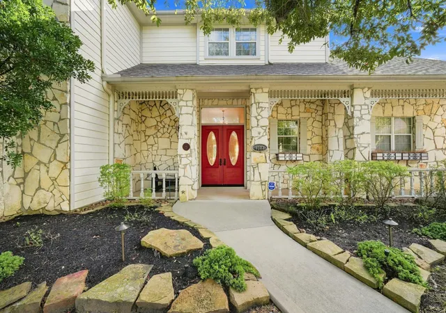 Photo 3 of Single family home for sale at 6503 Sussex Ct, Spring, TX 77389 | MLS# 54482600 | Listing updated on 2026-09-15