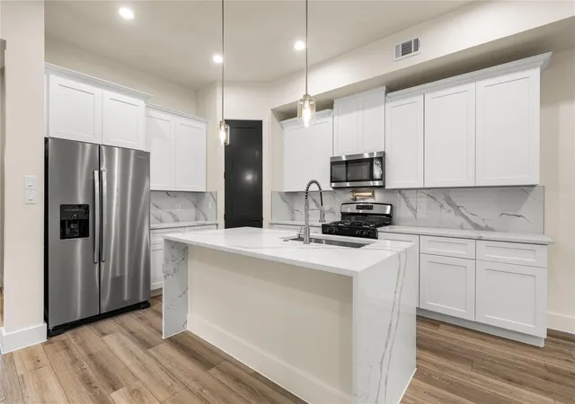 Photo 3 of Sale Pending at 7901 Grandview St, Houston, TX 77051 | MLS# 71684868 | Listing updated on 2026-09-16