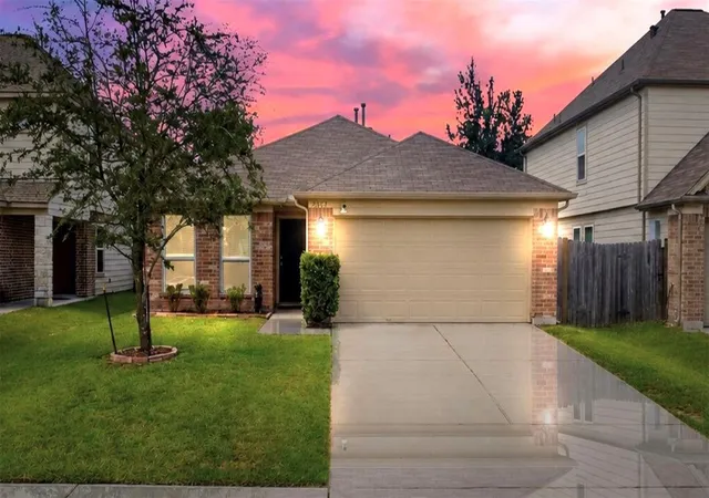 Photo 2 of Single family home for sale at 9951 Chimney Swift Ln, Conroe, TX 77385 | MLS# 11235537 | Listing updated on 2026-09-02