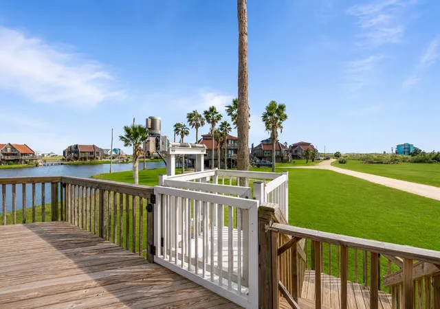 Photo 4 of Townhouse for sale at 83 Private Rd 638, Matagorda, TX 77457 | MLS# 45547371 | Listing updated on 2026-09-03