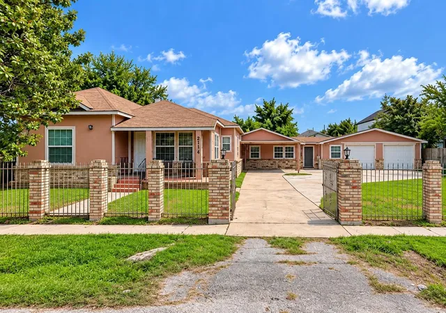 Photo 1 of Single family home for sale at 2714 Stevens St, Houston, TX 77026 | MLS# 3663409 | Listing updated on 2026-09-24