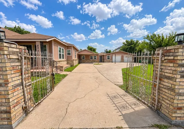 Photo 3 of Single family home for sale at 2714 Stevens St, Houston, TX 77026 | MLS# 3663409 | Listing updated on 2026-09-24