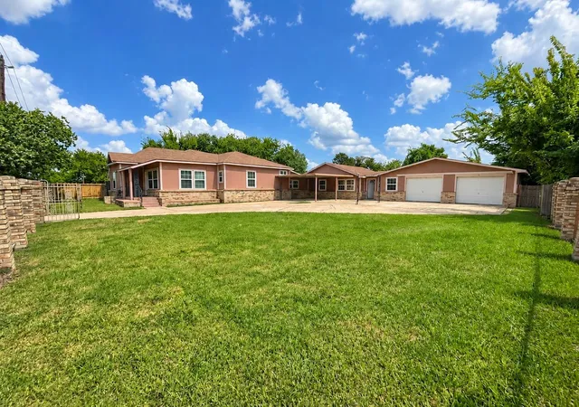 Photo 4 of Single family home for sale at 2714 Stevens St, Houston, TX 77026 | MLS# 3663409 | Listing updated on 2026-09-24