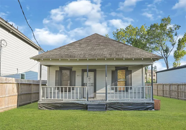 Photo 1 of Single family home for sale at 4013 King St, Houston, TX 77026 | MLS# 86379491 | Listing updated on 2026-09-24