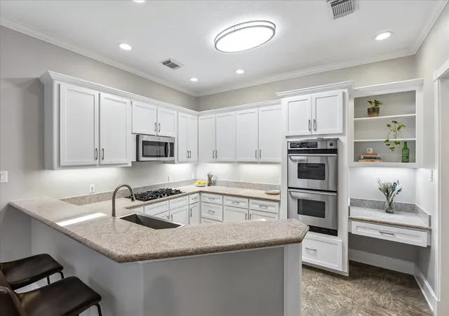 Photo 1 of Townhouse for sale at 1614 Castle Ct, Houston, TX 77006 | MLS# 39509332 | Listing updated on 2026-10-06