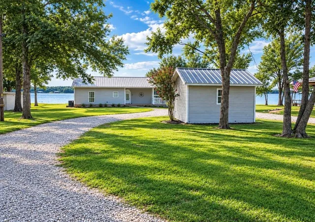 Photo 3 of Sale Pending at 20283 Lakeshore Dr, Thornton, TX 76687 | MLS# 55079327 | Listing updated on 2026-10-06