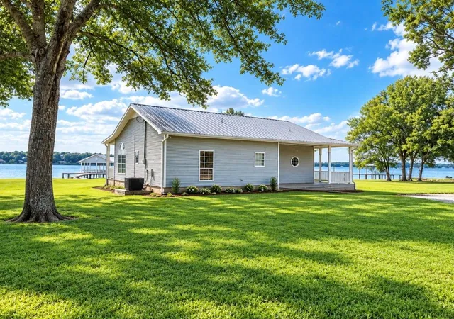 Photo 3 of Sale Pending at 20283 Lakeshore Dr, Thornton, TX 76687 | MLS# 55079327 | Listing updated on 2026-10-06