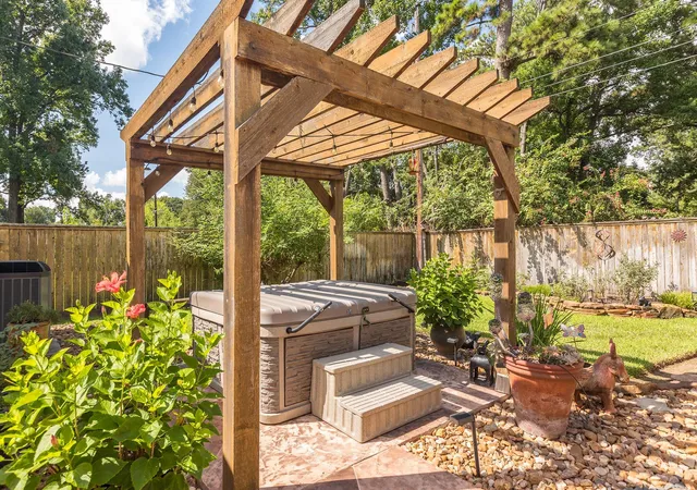 Photo 3 of Single family home for sale at 21519 Tophill Dr, Spring, TX 77388 | MLS# 68703263 | Listing updated on 2026-09-11