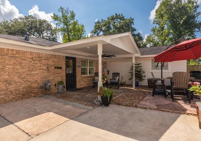 Photo 3 of Single family home for sale at 21519 Tophill Dr, Spring, TX 77388 | MLS# 68703263 | Listing updated on 2026-09-11
