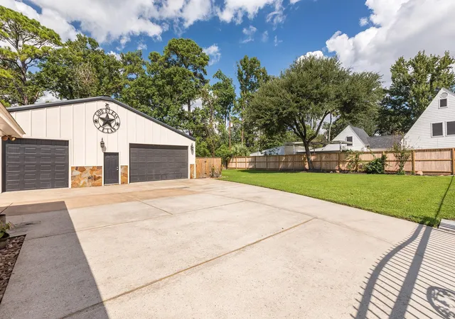 Photo 4 of Single family home for sale at 21519 Tophill Dr, Spring, TX 77388 | MLS# 68703263 | Listing updated on 2026-09-11