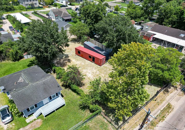 Photo 4 of Land for sale at 611 E Crosstimbers St, Houston, TX 77022 | MLS# 52954585 | Listing updated on 2026-09-20
